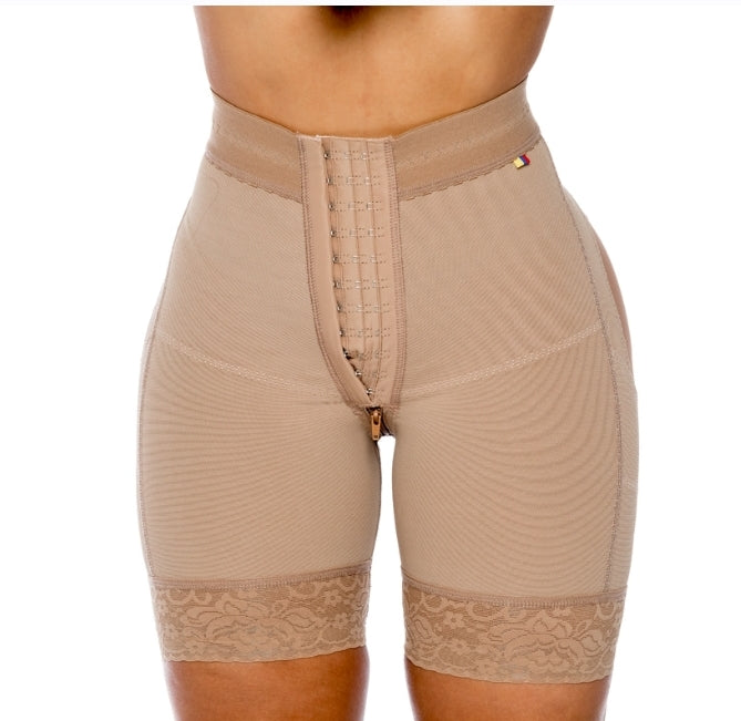 Shorts levanta cola con broches